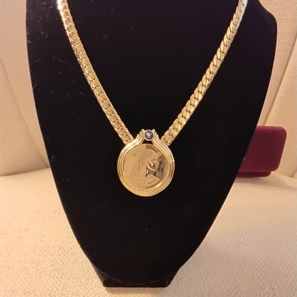 Statement Jewlery Cleopatra Medallion Necklace 22k Gold Plated. - Picture 5 of 5